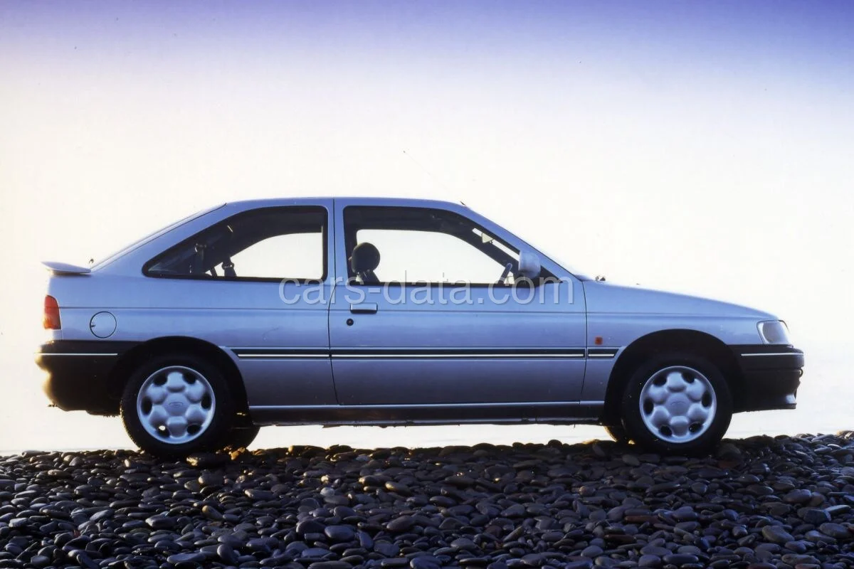 Ford Escort 1.8 D CLX 1992 front view