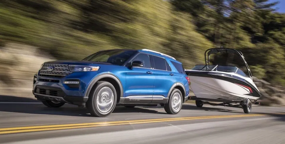Ford Explorer Hybrid 3.3L 4WD 2023 suv front view