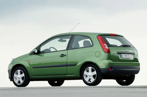 Ford Fiesta 1.3 Ambiente 2005 view 2