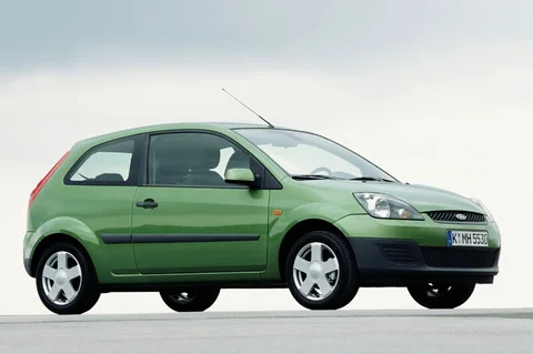Ford Fiesta 1.3 Ambiente 2005 view 4
