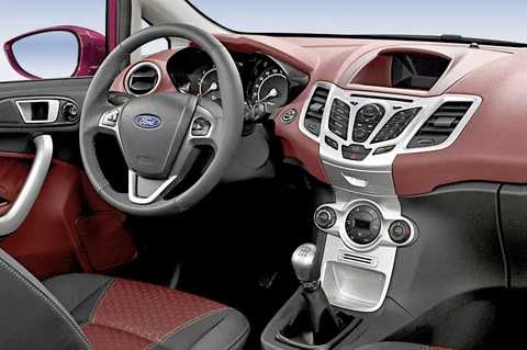 Ford Fiesta 1.6 Titanium 2008 view 4