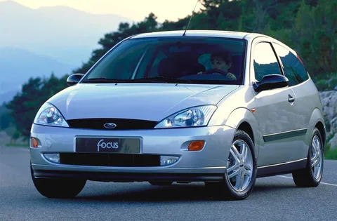 Ford Focus 2.0i 16V Trend 1998 view 4