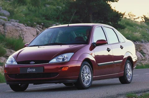 Ford Focus 2.0i 16V Ghia 1999 view 4