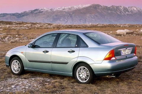 Ford Focus 1.4 16V Centennial 2003 view 3