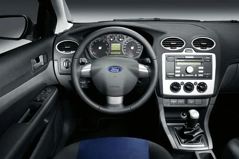 Ford Focus 2.0 TDCi Titanium 2004 view 9