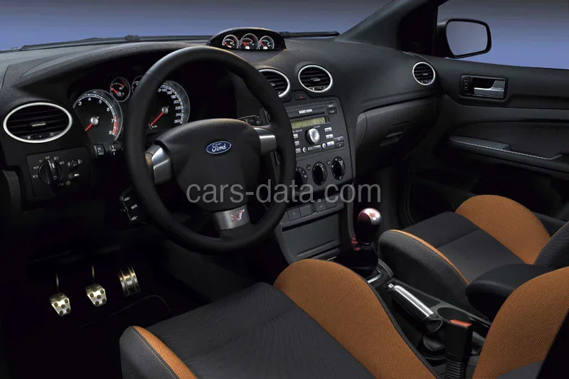 Ford Focus 2004 — Exteriér 1
