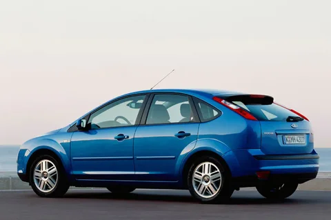 Ford Focus 2.0 TDCi Titanium 2004 view 3