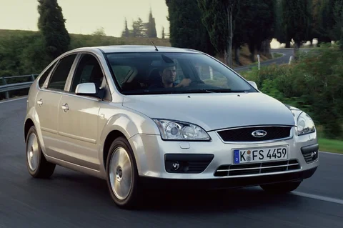 Ford Focus 2.0 TDCi Titanium 2004 view 4