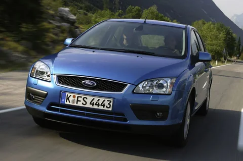 Ford Focus 2.0 TDCi Titanium 2004 view 7