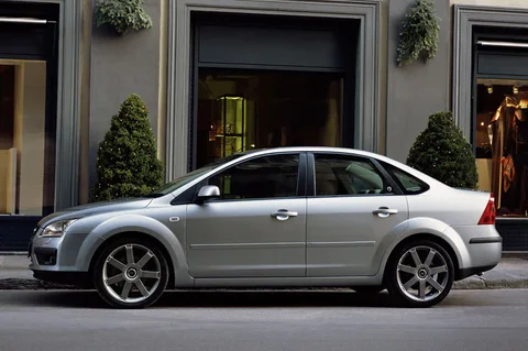 Ford Focus 1.4 16V Trend 2005 view 3
