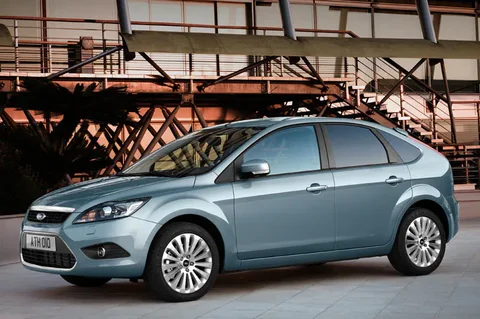 Ford Focus 1.8 16V Titanium 2009 view 2