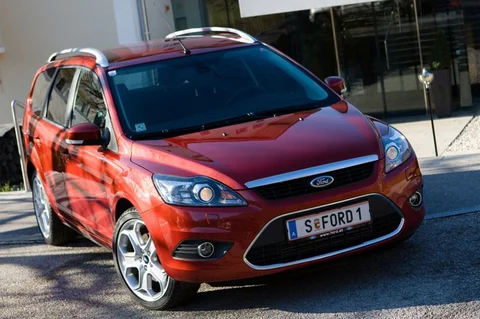 Ford Focus Wagon 2.0 16V LPG Titanium 2009 view 9