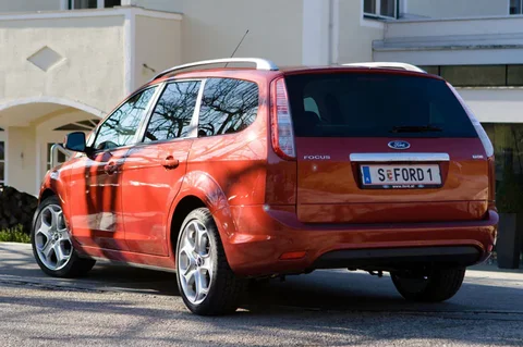 Ford Focus Wagon 2.0 16V LPG Titanium 2009 view 10
