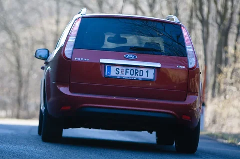 Ford Focus Wagon 2.0 16V LPG Titanium 2009 view 12