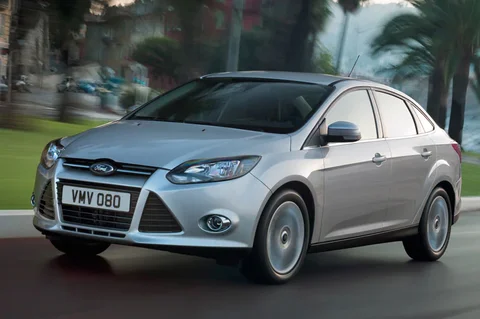 Ford Focus 2.0 TDCi 140hp Titanium 2011 view 4
