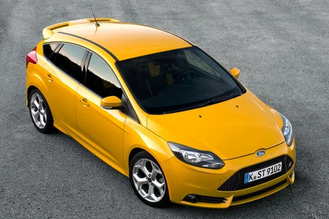 Ford Focus 2.0 EcoBoost ST-2 2012 view 4