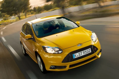 Ford Focus 2.0 EcoBoost ST-2 2012 view 10