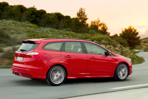 Ford Focus Wagon 2.0 EcoBoost ST-2 2012 view 5