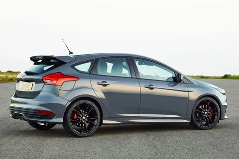 Ford Focus 2.0 TDCi ST-3 2015 view 3