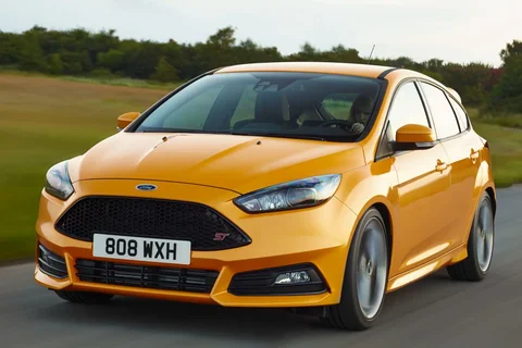 Ford Focus 2.0 TDCi ST-3 2015 view 5