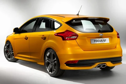 Ford Focus 2.0 TDCi ST-3 2015 view 9