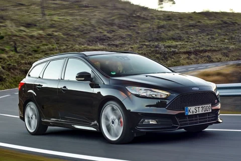 Ford Focus Wagon 2.0 EcoBoost ST-2 2015 view 9