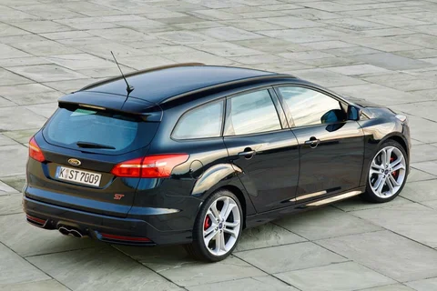 Ford Focus Wagon 2.0 EcoBoost ST-2 2015 view 10