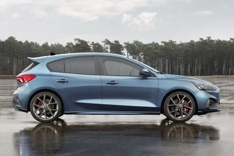Ford Focus 2.3 EcoBoost ST-3 2019 view 3