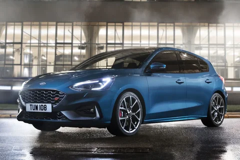 Ford Focus 2.3 EcoBoost ST-3 2019 view 4