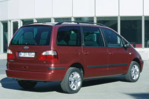 Ford Galaxy 2.3 16V Ambiente 2000 view 4