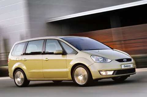 Ford Galaxy 2.3 16v Ghia 2007 view 3