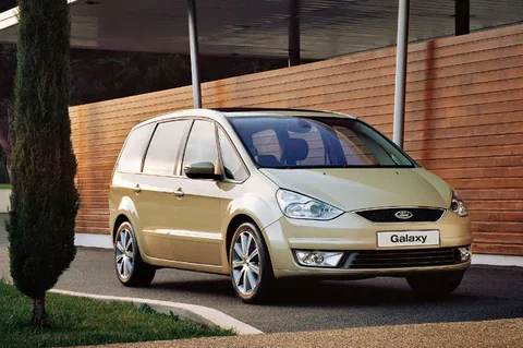 Ford Galaxy 2.3 16v Ghia 2007 view 4