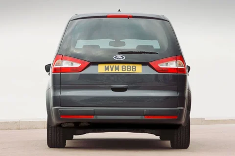 Ford Galaxy 2.3 16v Ghia 2007 view 5