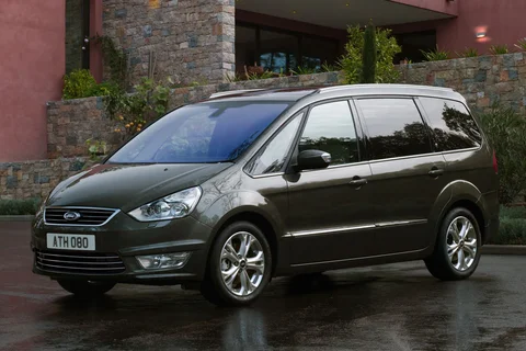 Ford Galaxy 2.0 16v Trend 2010 view 8