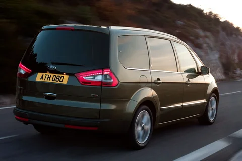 Ford Galaxy 2.0 16v Trend 2010 view 9
