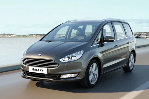 Ford Galaxy 2.0 EcoBoost Titanium 2015 view 3