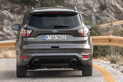 Ford Kuga 2.0 TDCi 2WD Titanium 2017 view 2