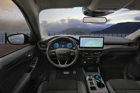 Ford Kuga 2.5 PHEV Active X 2024 view 10