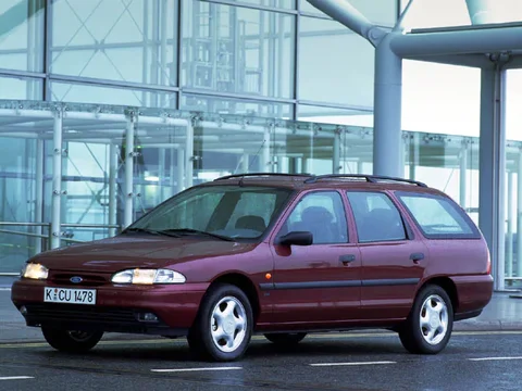 Ford Mondeo 1993 front view