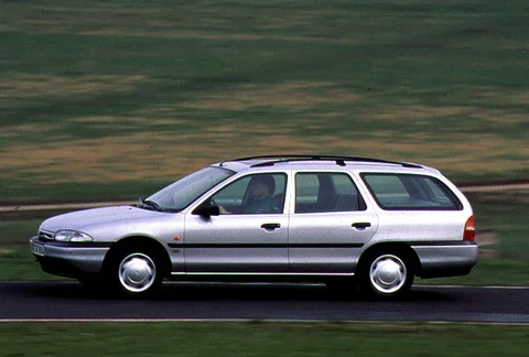 Ford Mondeo Wagon 2.0i CLX 1993 view 2