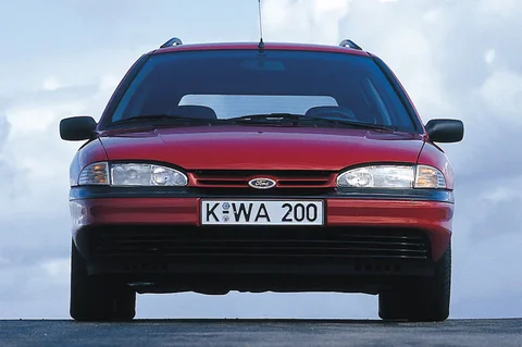 Ford Mondeo Wagon 2.0i CLX 1993 view 3