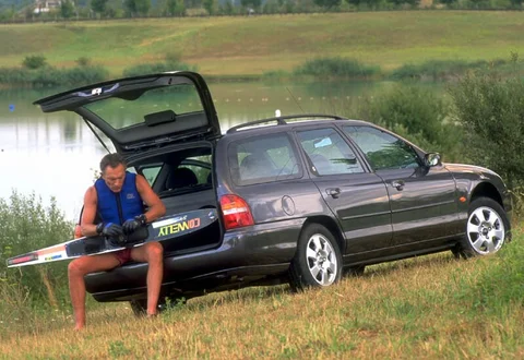 Ford Mondeo Wagon 1.6i 1996 view 3