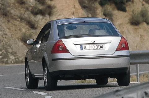Ford Mondeo 2.0 16V Collection 2001 view 4
