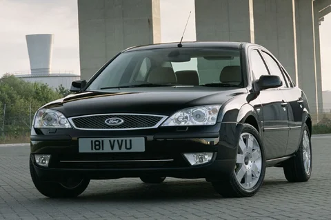 Ford Mondeo 2.2 TDCi Titanium 2004 view 3