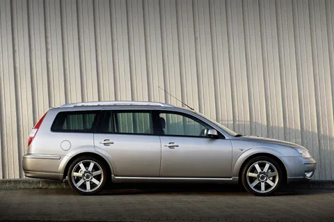 Ford Mondeo Wagon 2.2 TDCi Titanium 2005 view 3