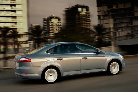 Ford Mondeo 2.0 16V Titanium 2007 view 3