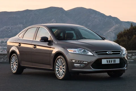 Ford Mondeo 2.0 Titanium 2010 view 2