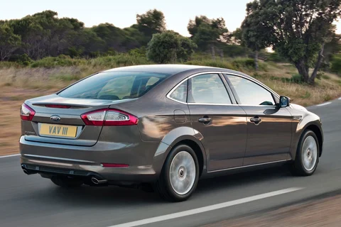 Ford Mondeo 2.0 Titanium 2010 view 4