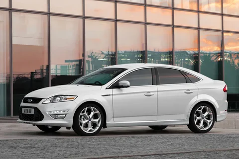 Ford Mondeo 2.0 Flexifuel Titanium 2010 view 2