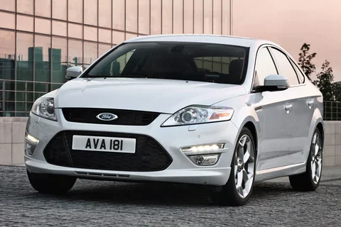 Ford Mondeo 2.0 Flexifuel Titanium 2010 view 3